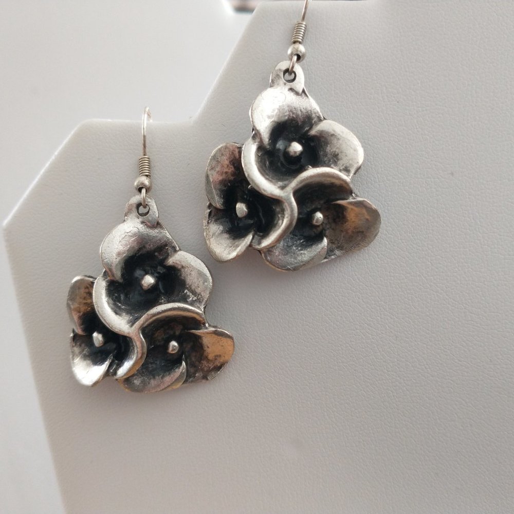 earrings - Picture 3 of 3